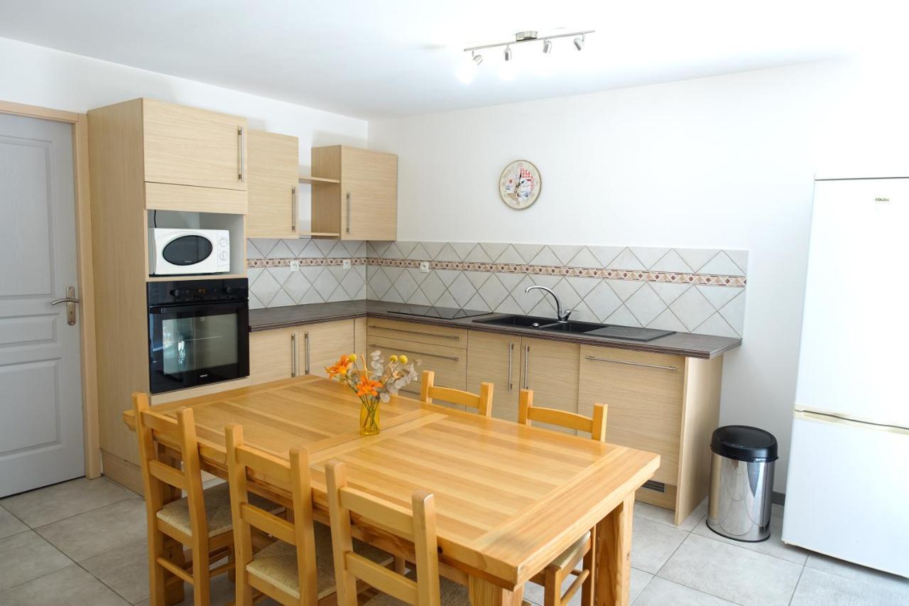 Appartement Spacieux Avec Terrasse Saint-André-dʼEmbrun エクステリア 写真