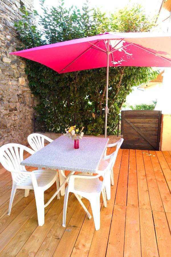 Appartement Spacieux Avec Terrasse Saint-André-dʼEmbrun エクステリア 写真