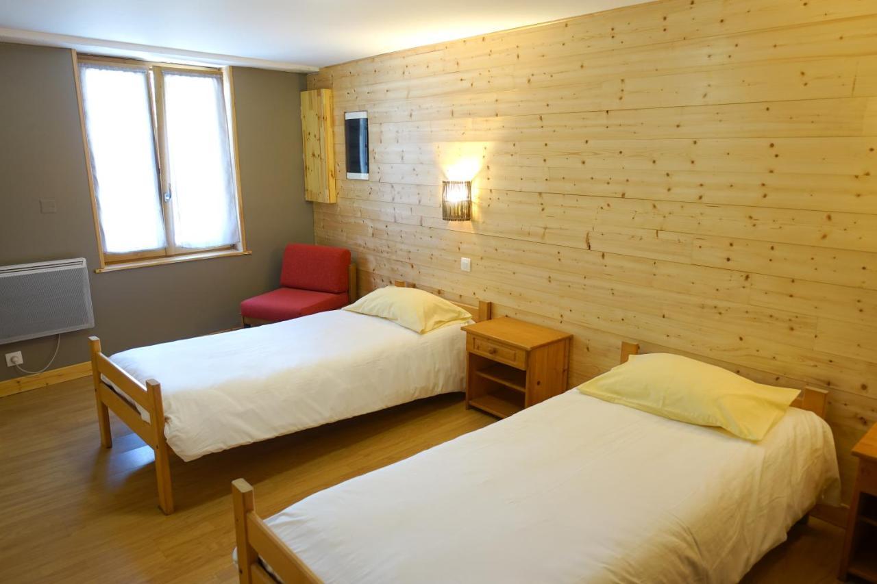 Appartement Spacieux Avec Terrasse Saint-André-dʼEmbrun エクステリア 写真